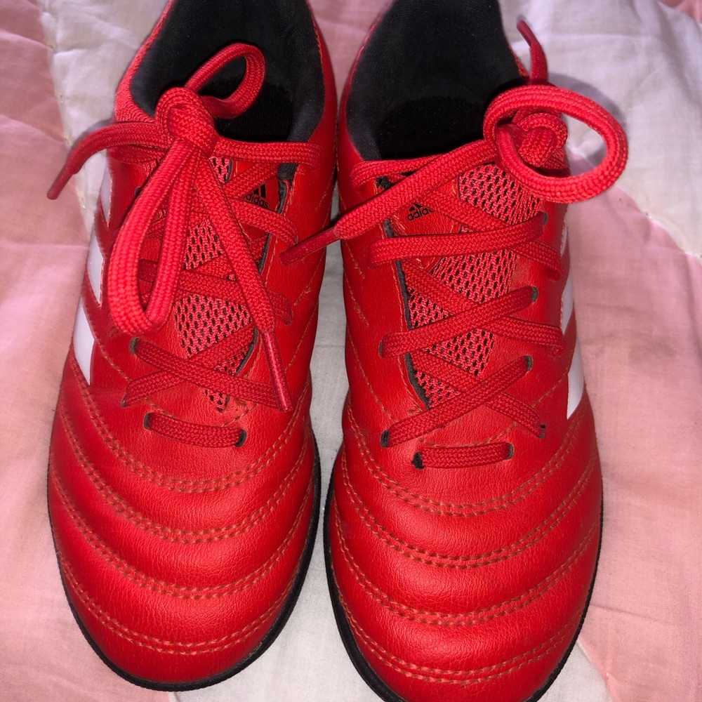 Kids adidas cleats size 13 like new